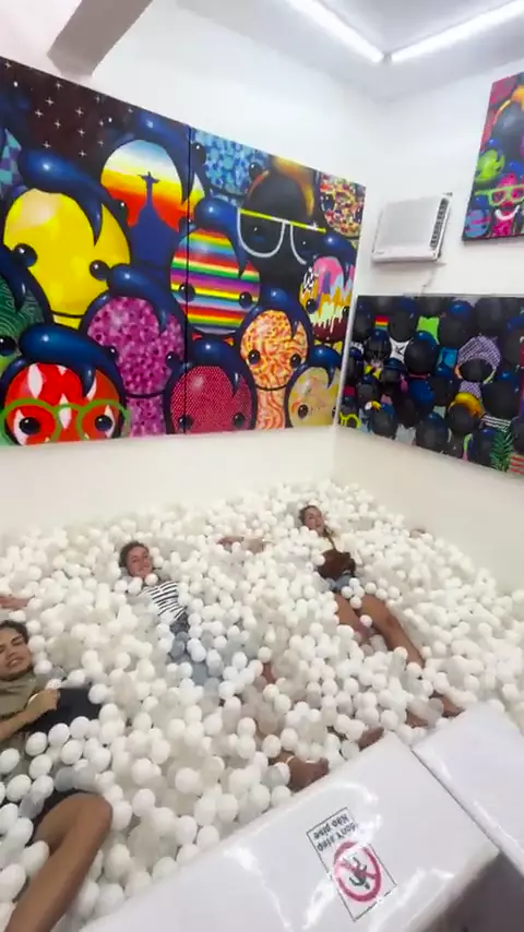 An art stop on the way